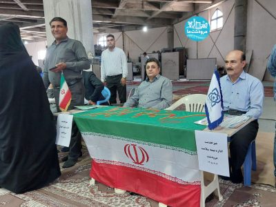 برپایی میزخدمت دولت در نمازجمعه مرودشت