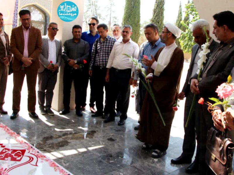 گلباران قبور شهید گمنام دانشگاه آزاد اسلامی واحدمرودشت